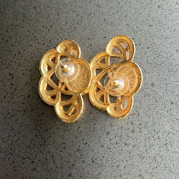 VINTAGE Jewelry Set Gold Plated Earrings Pearl Center Detail Long Pearl Necklace - Picture 4 of 6